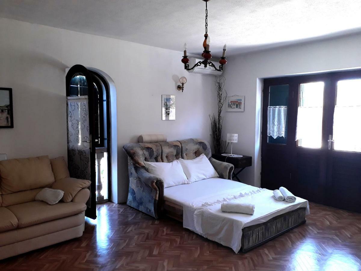 Apartmani Bepina Supetar Luaran gambar